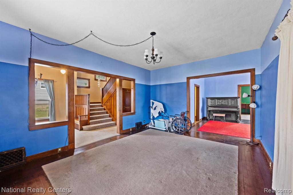 404 MAIN Street, Fenton, MI 48430 — Photo 8