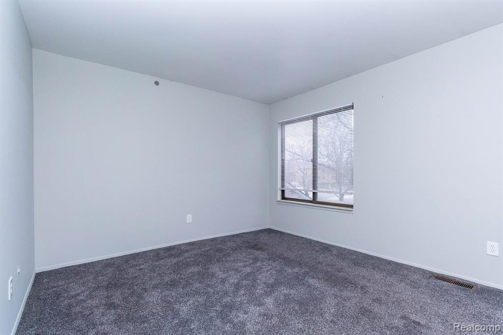 5866 VASSAR, West Bloomfield, MI — Photo 27