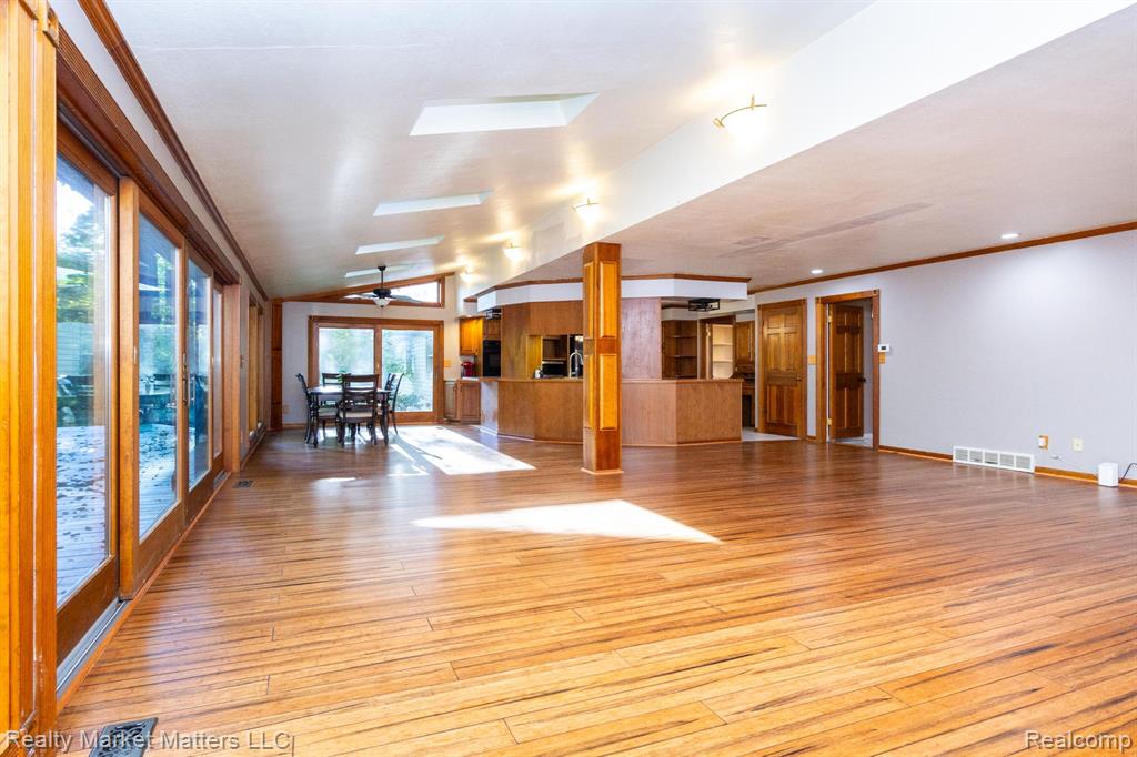 7505 Falling Leaf Court, Flushing, MI 48433 — Photo 6