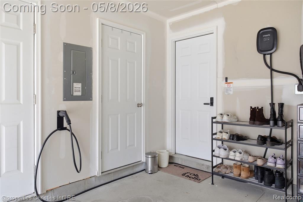 402 Jeff Keeton Drive, Hazel Park, MI 48030 — Photo 24