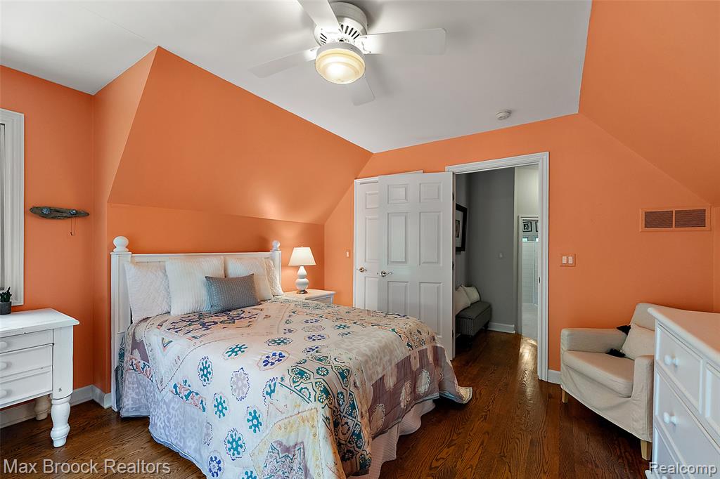 4875 Old Orchard Trail, Orchard Lake Village, MI 48324 — Photo 24