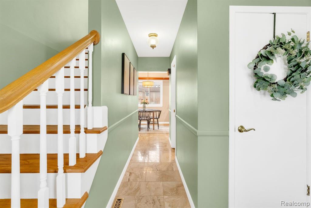 8482 BELLE BLUFF Drive, Grand Blanc, MI 48439 — Photo 10