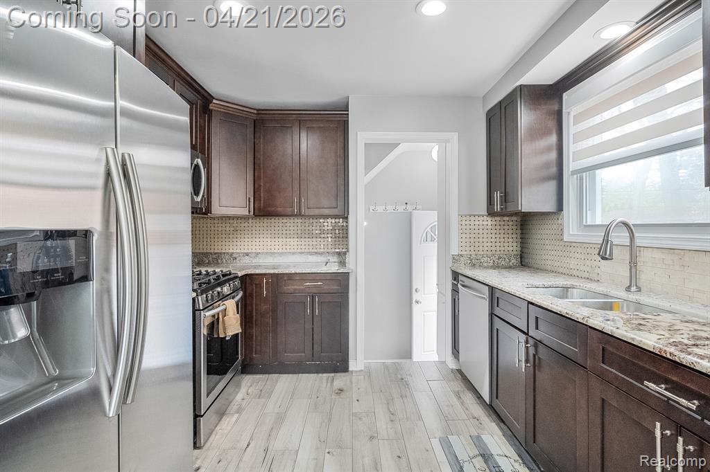 611 Highview Street, Dearborn, MI 48128 — Photo 14