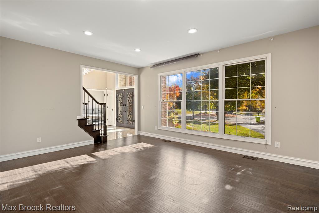 6986 Crosswell Drive, West Bloomfield, MI — Photo 8