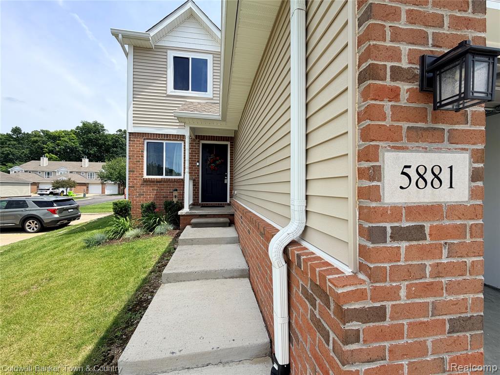 5881 Woodruff View Drive, Brighton, MI 48116