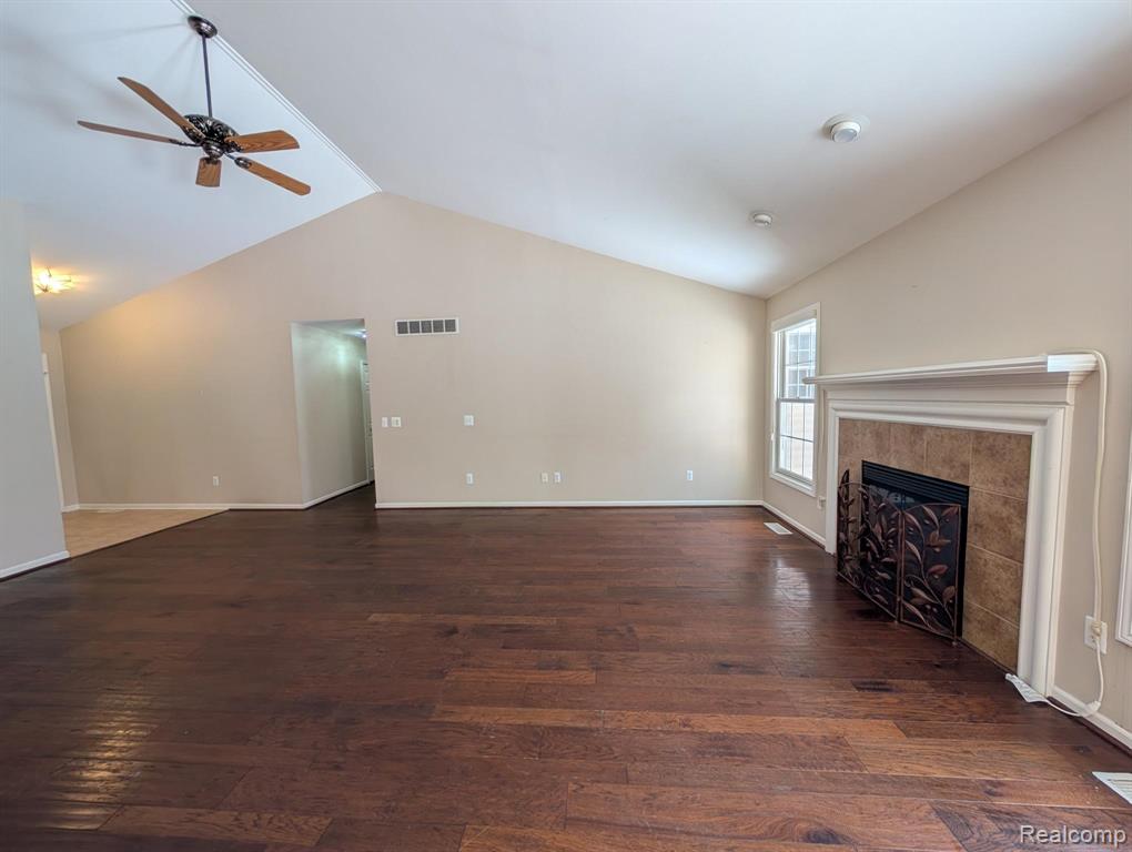 4090 Grand Oaks Trail, Burton, MI 48519 — Photo 4