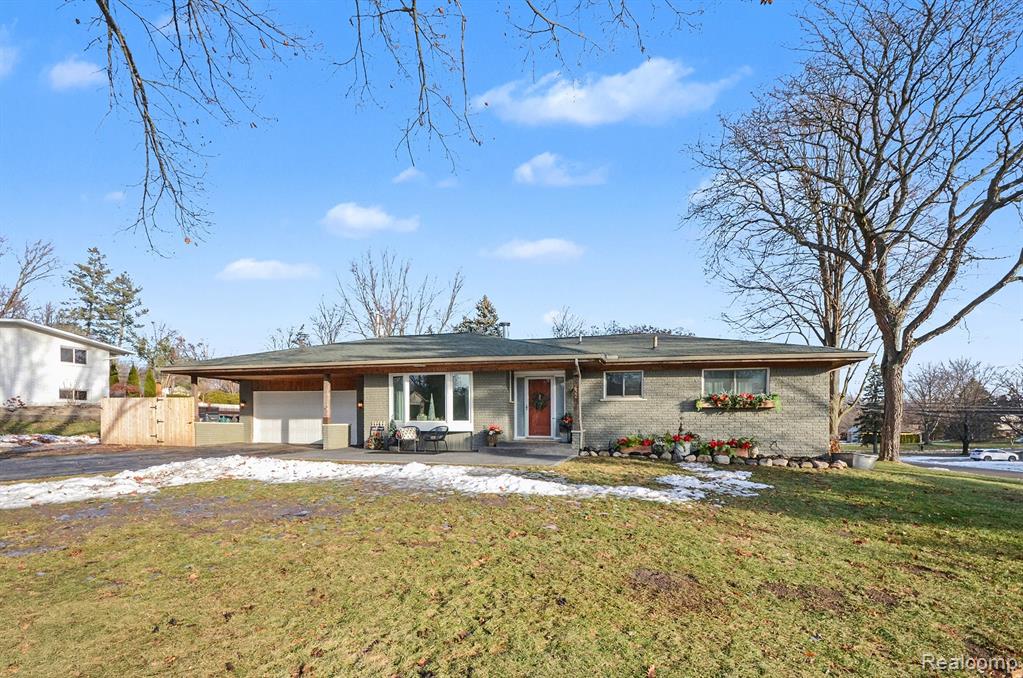 8041 SE Therese Court, Caledonia, MI, 49316