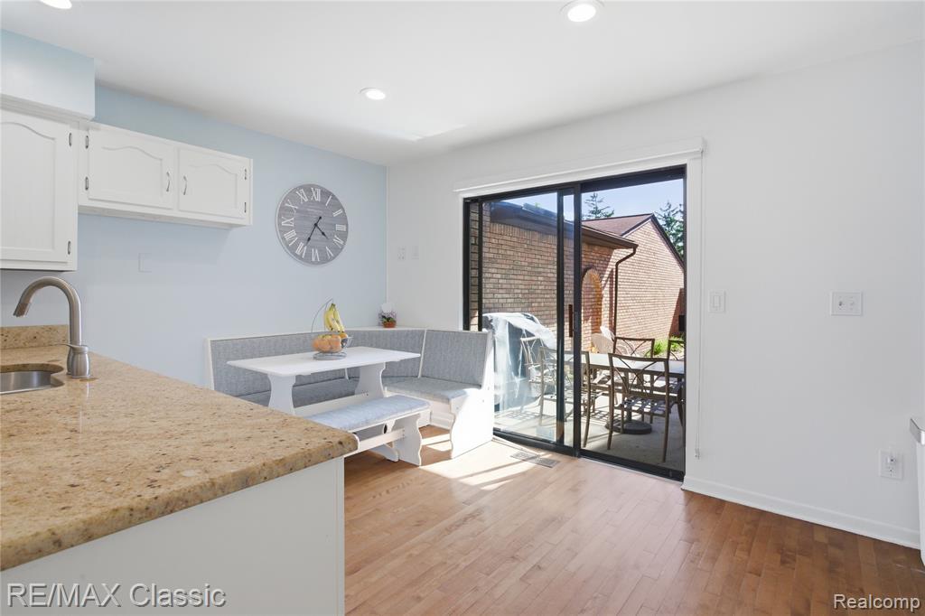 3961 Chablis Street, West Bloomfield, MI 48323 — Photo 13