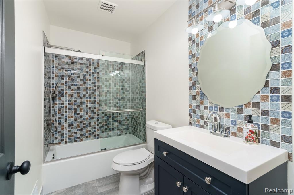 3104 Woods Circle, Detroit, MI 48207 — Photo 39