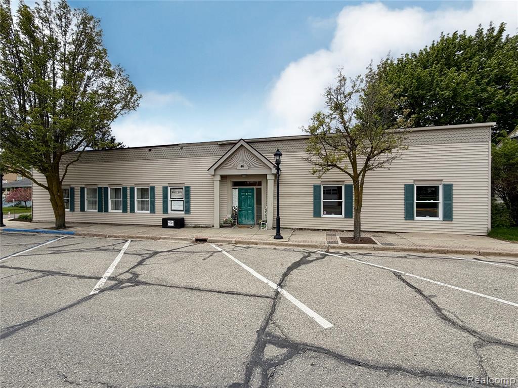 48 South Street, Ortonville, MI 48462