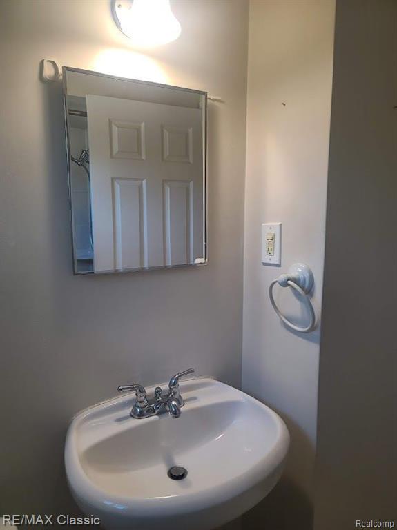 937 E ANNABELLE Avenue, Hazel Park, MI 48030 — Photo 17
