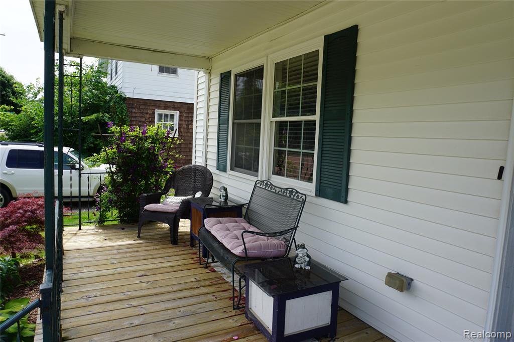 955 N Chevrolet Avenue, Flint, MI 48504 — Photo 4