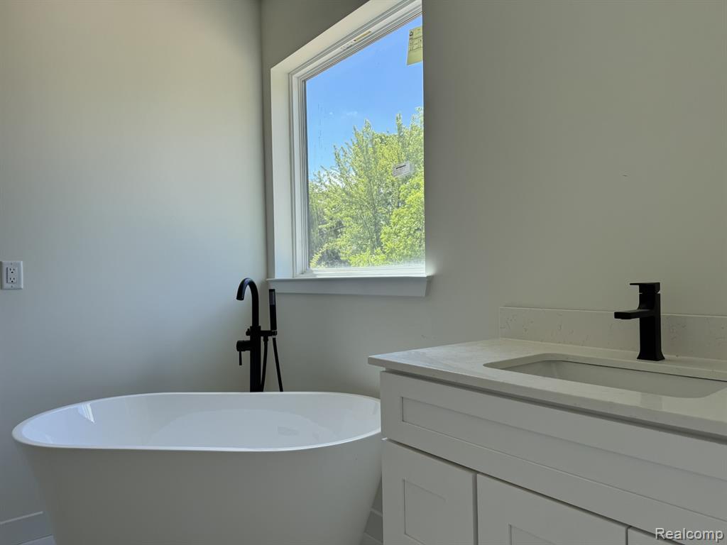 9355 Highland Drive, Grosse Ile, MI 48138 — Photo 8