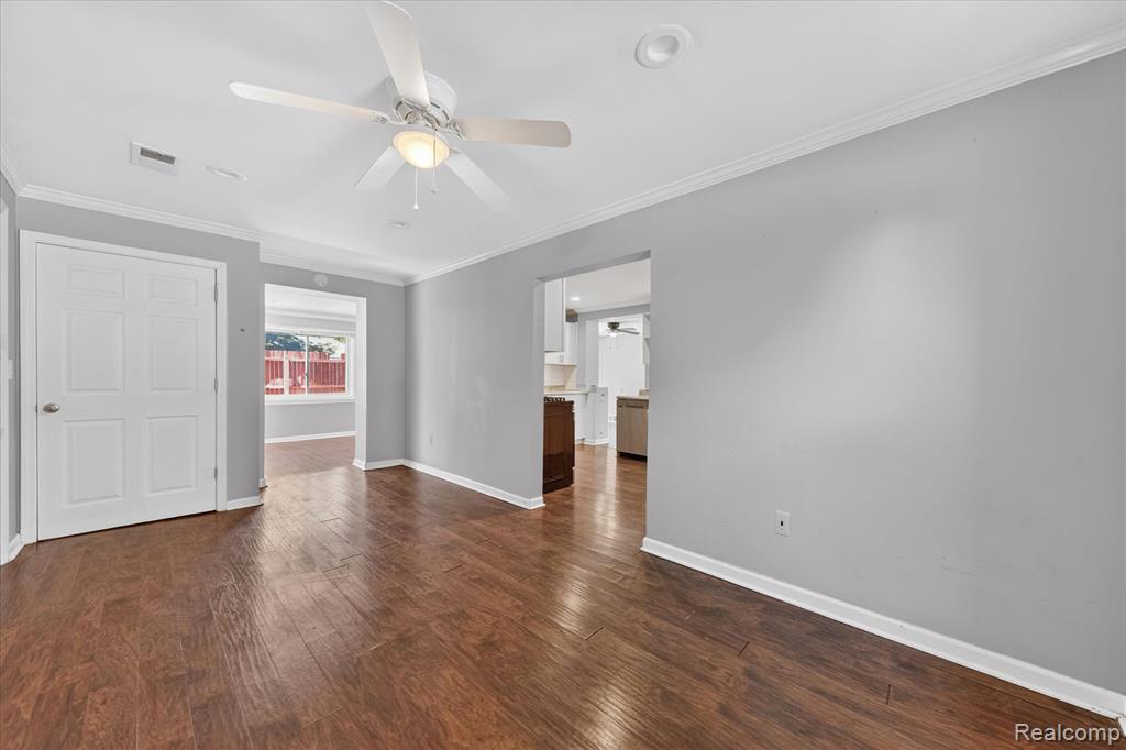 401 W Liberty Street, South Lyon, MI 48178 — Photo 18