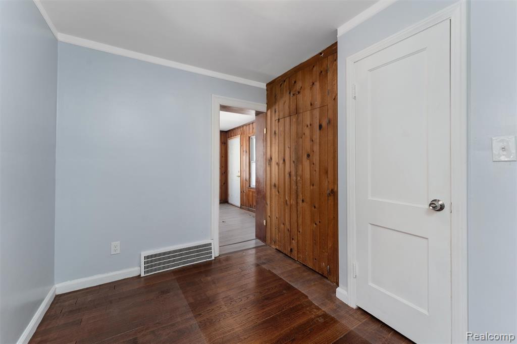 18704 Sunderland Road, Detroit, MI 48219 — Photo 13