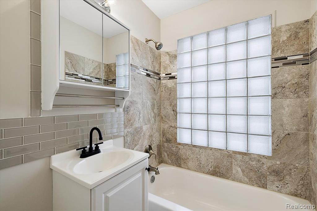 852 Cambridge Road, Berkley, MI 48072 — Photo 22