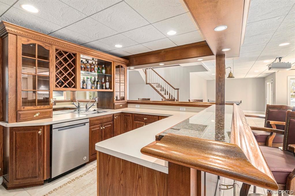 6997 Oakhurst Ridge Road, Clarkston, MI 48348 — Photo 46