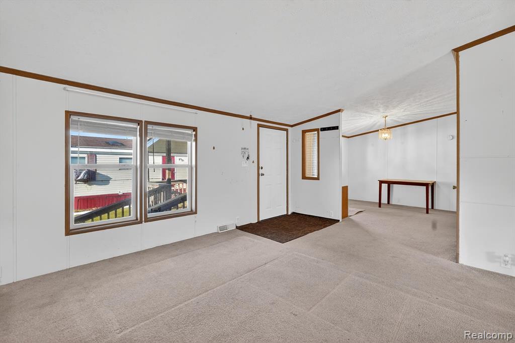 3612 Hawthorne St, Clarkston, MI 48348 — Photo 5
