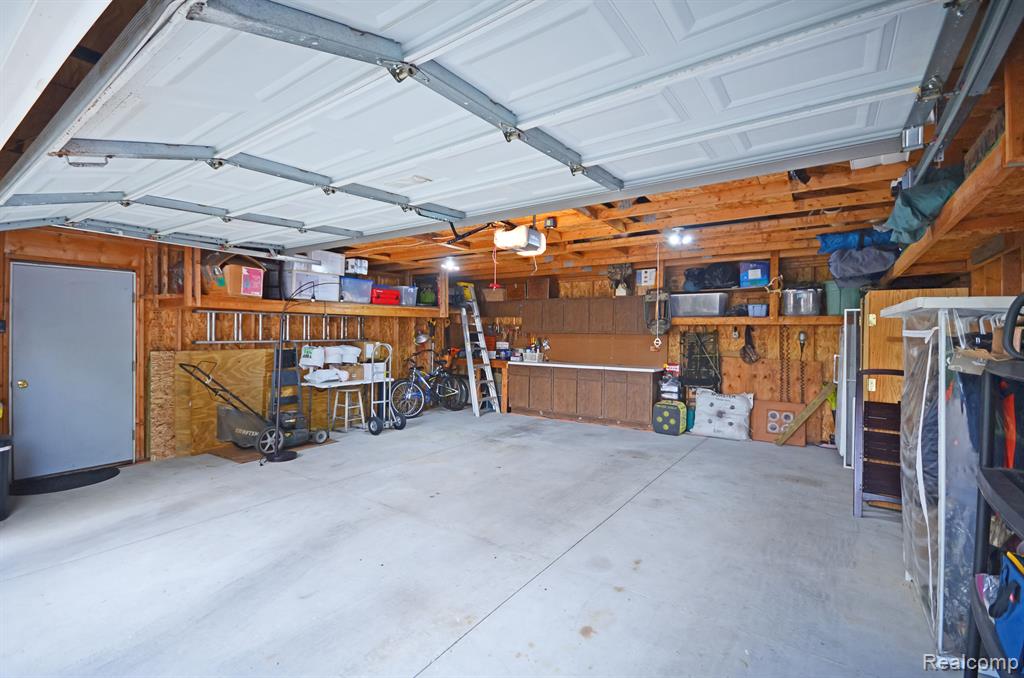 43475 Deborah Drive, Sterling Heights, MI 48313 — Photo 29