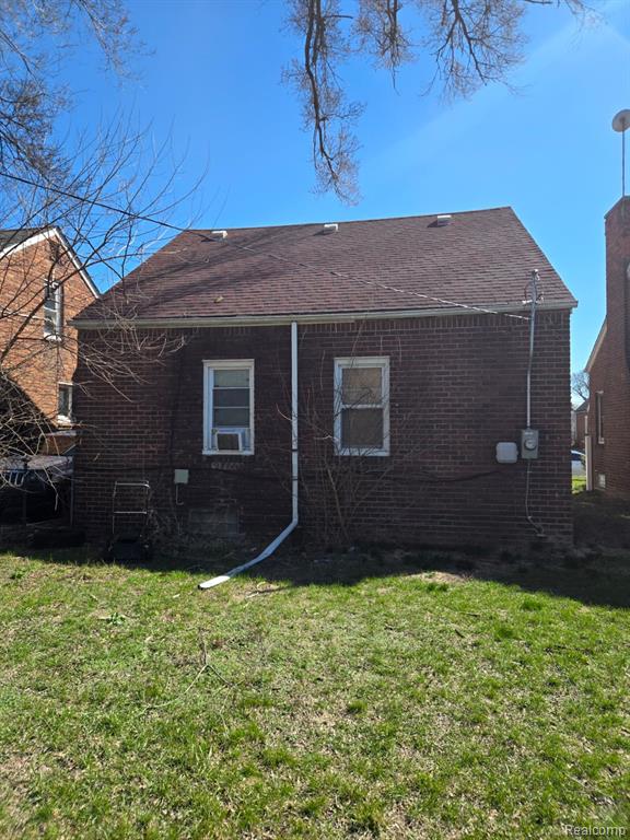 15871 Tracey Street - Photo 2