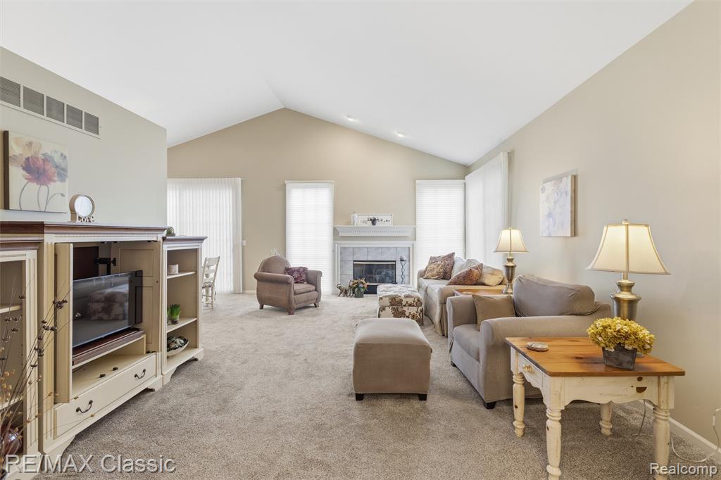 16934 Lochmoor Circle W, Northville, MI 48168 — Photo 17