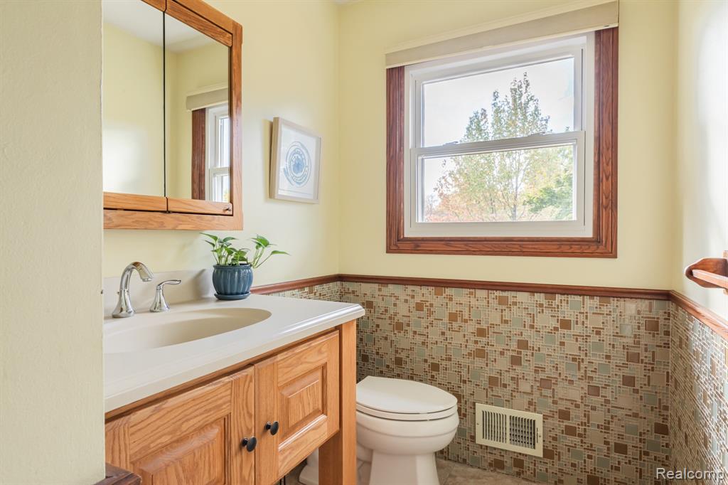 4819 Moultrie Circle, Lansing, MI 48917 — Photo 35