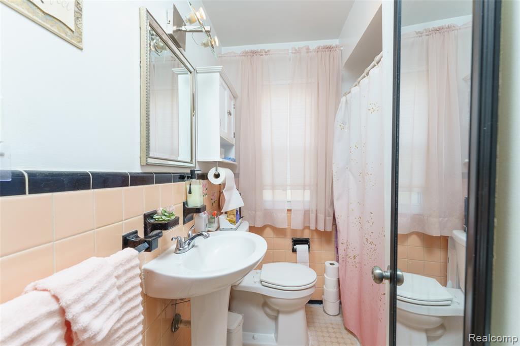 3714 Robina Avenue, Berkley, MI 48072 — Photo 13