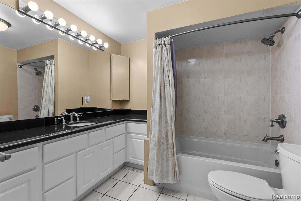 4205 Harding Street, Dearborn Heights, MI 48125 — Photo 15