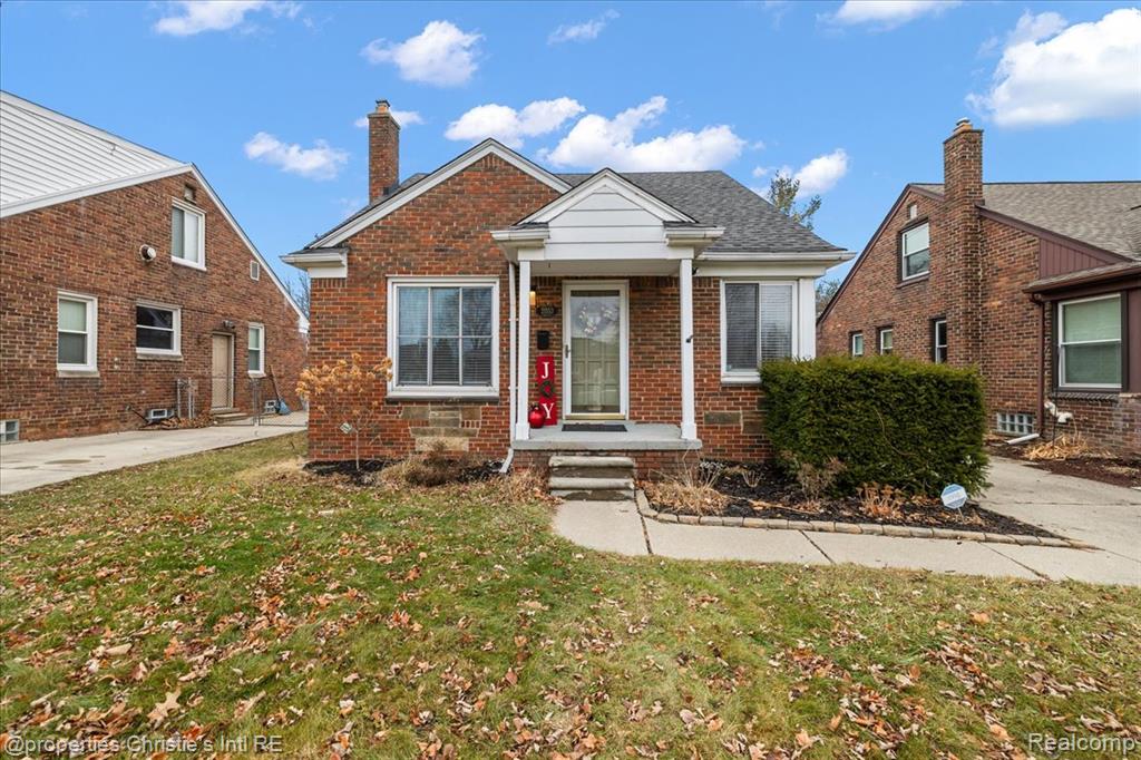 21553 Bournemouth Street, Harper Woods, MI 48225 — front exterior