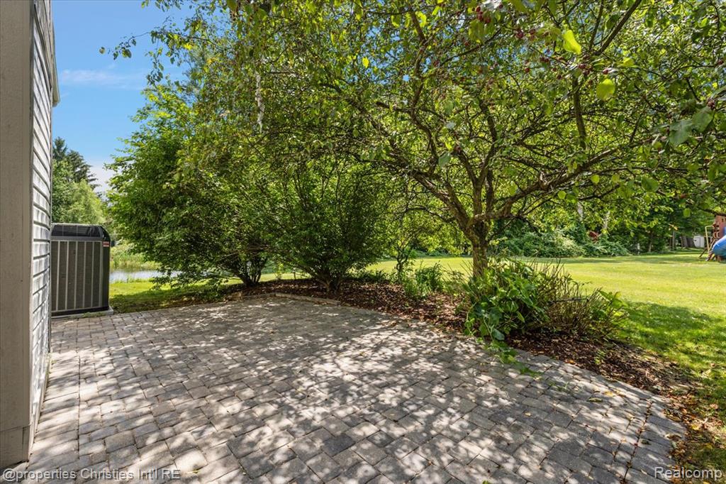 6873 Fox Lane, Waterford, MI 48327 — Photo 10