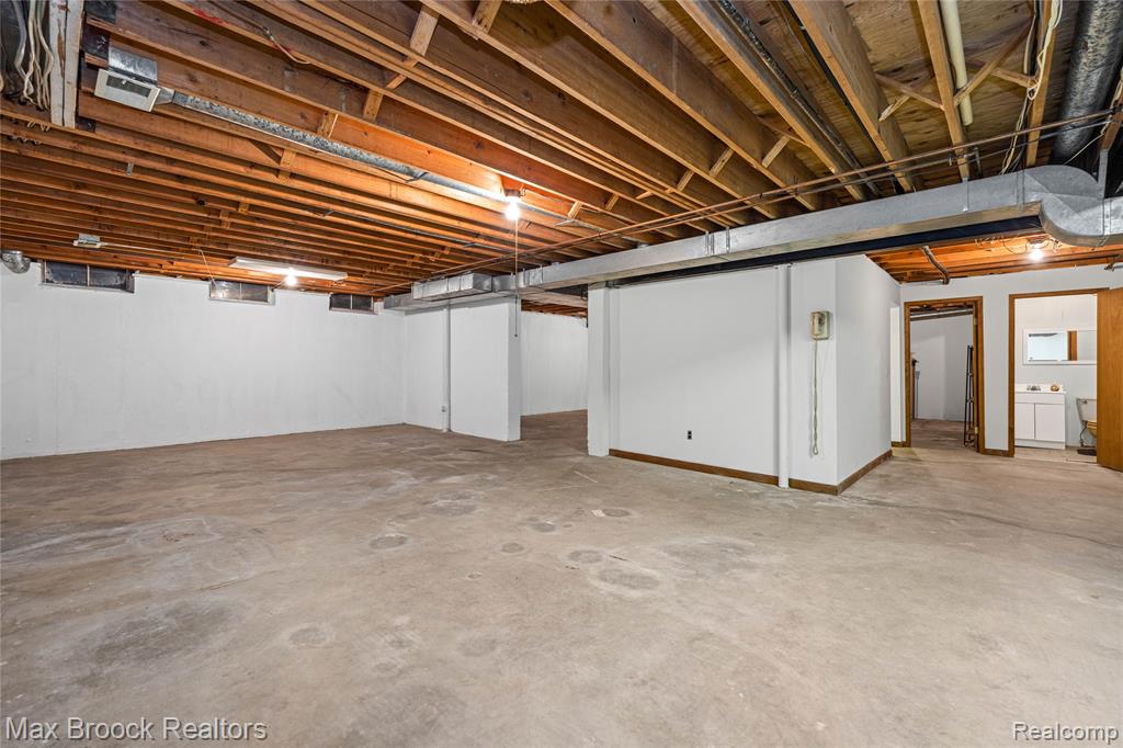 32674 Bingham Lane, Bingham Farms, MI 48025 — Photo 55
