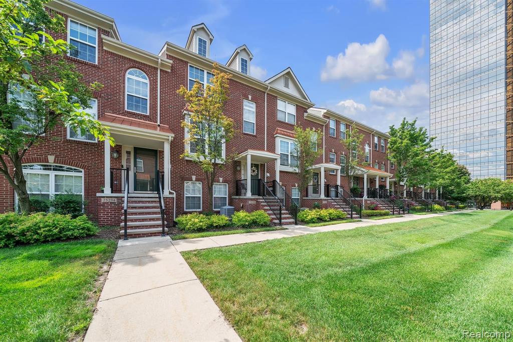 25298 SAINT JAMES, Southfield, MI 48075 — Photo 2