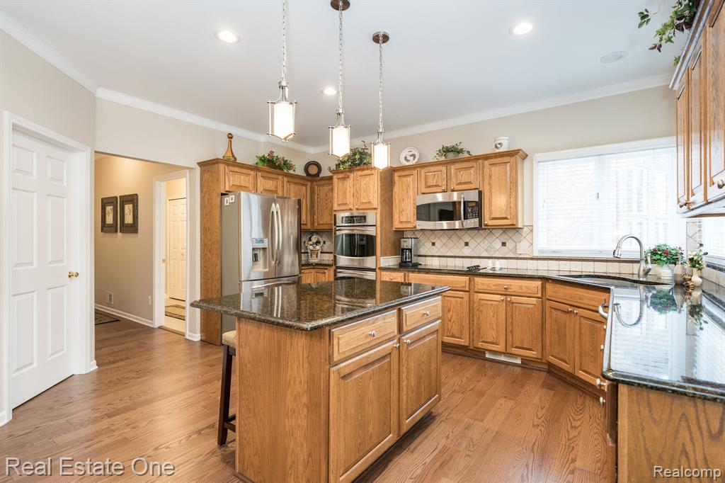 54035 Scarboro Way, Shelby Twp, MI 48316 — Photo 13