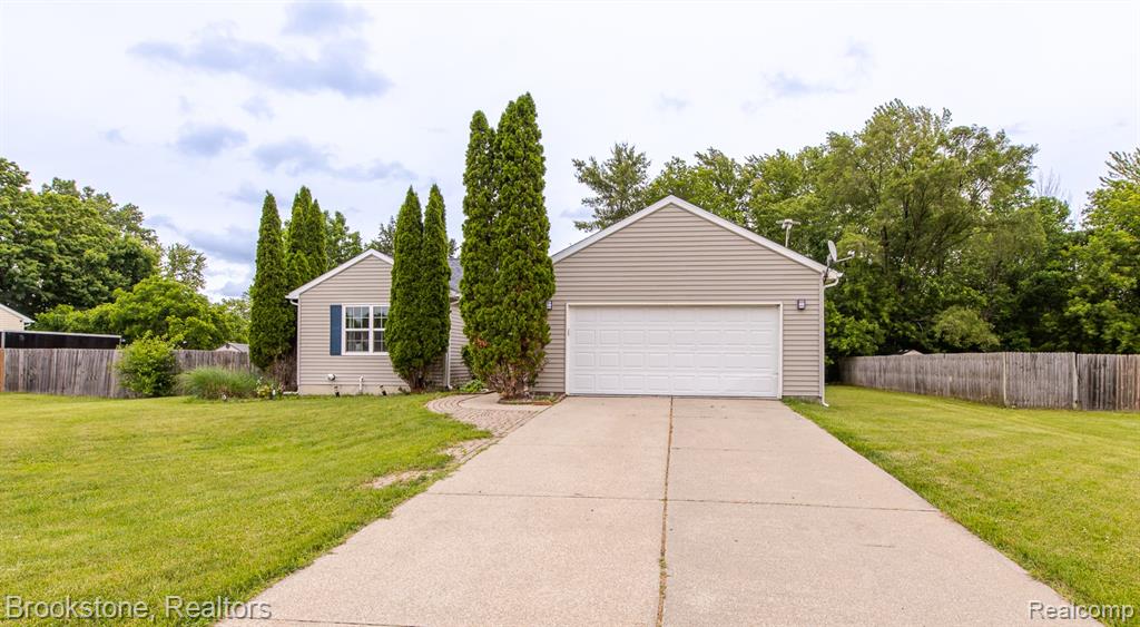 5039 Auker Drive, Grand Blanc, MI 48507 — Photo 2