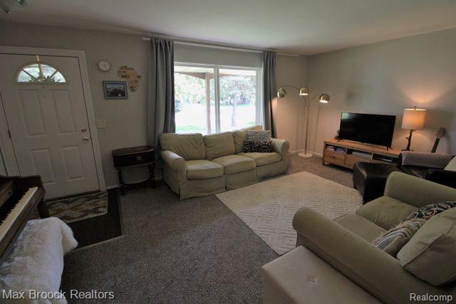 5001 DURNHAM Drive, Waterford, MI 48327 — Photo 6