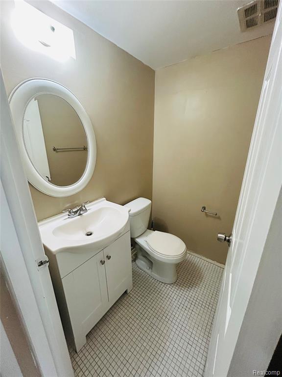 8259 Karam Boulevard, Warren, MI 48093 — Photo 4