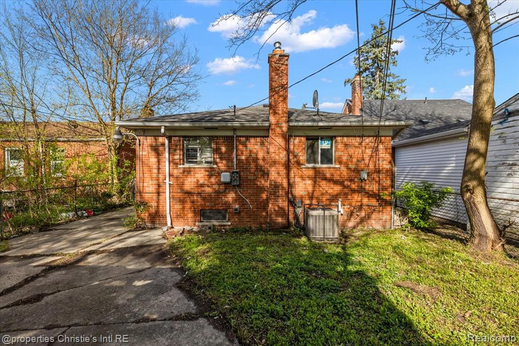 18104 Runyon Street, Detroit, MI 48234 — Photo 31