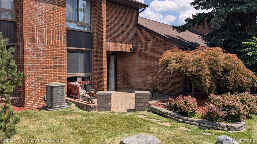 5 Colony Lane, Ford Rd, Dearborn, MI 48120 — Photo 18
