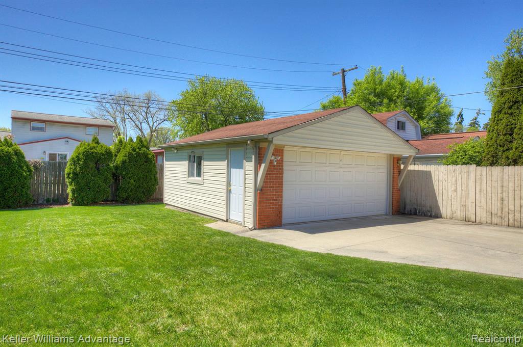 6249 DEERING Street, Garden City, MI — Photo 57