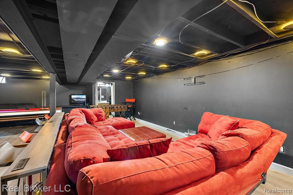 24348 Simmons Drive, Novi, MI — Photo 37