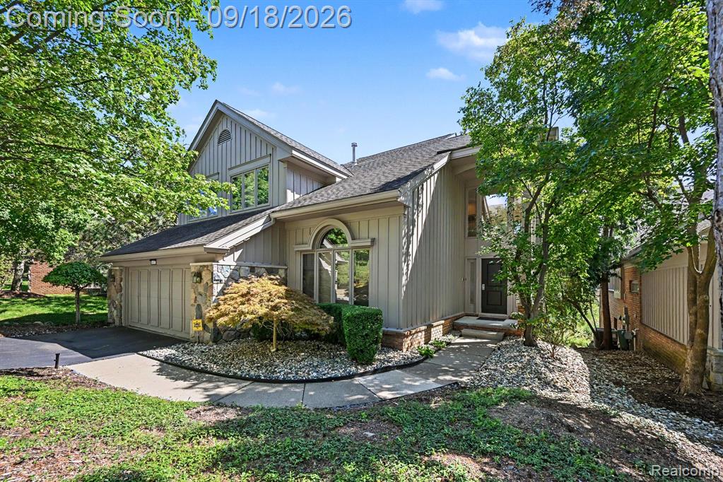 4807 Mirror Lake Drive, West Bloomfield, MI 48323