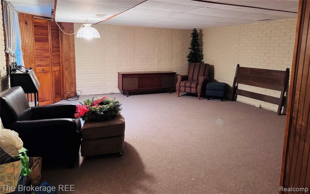 588 Oakbrook Circle, Flushing, MI 48433 — Photo 10