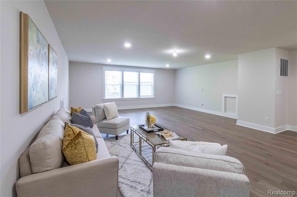 5532 Timber Glen Court, Ann Arbor, MI 48108 — Photo 40