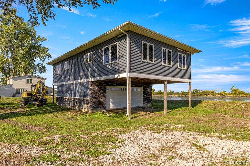 6809 Lakeshore Drive, Newport, MI 48166 — Photo 8