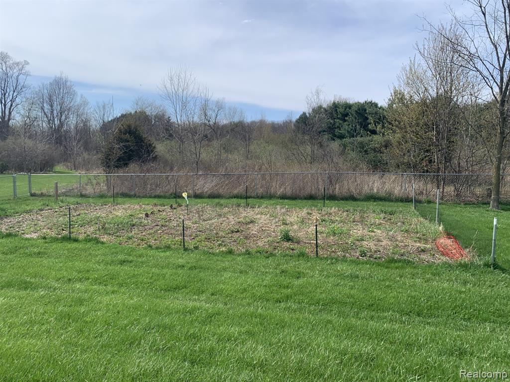 3056 W Cook Road, Grand Blanc, MI 48439 — Photo 14