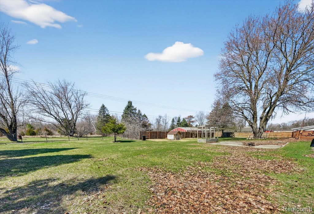 1109 Roods Lake Road, Lapeer, MI 48446 — Photo 35
