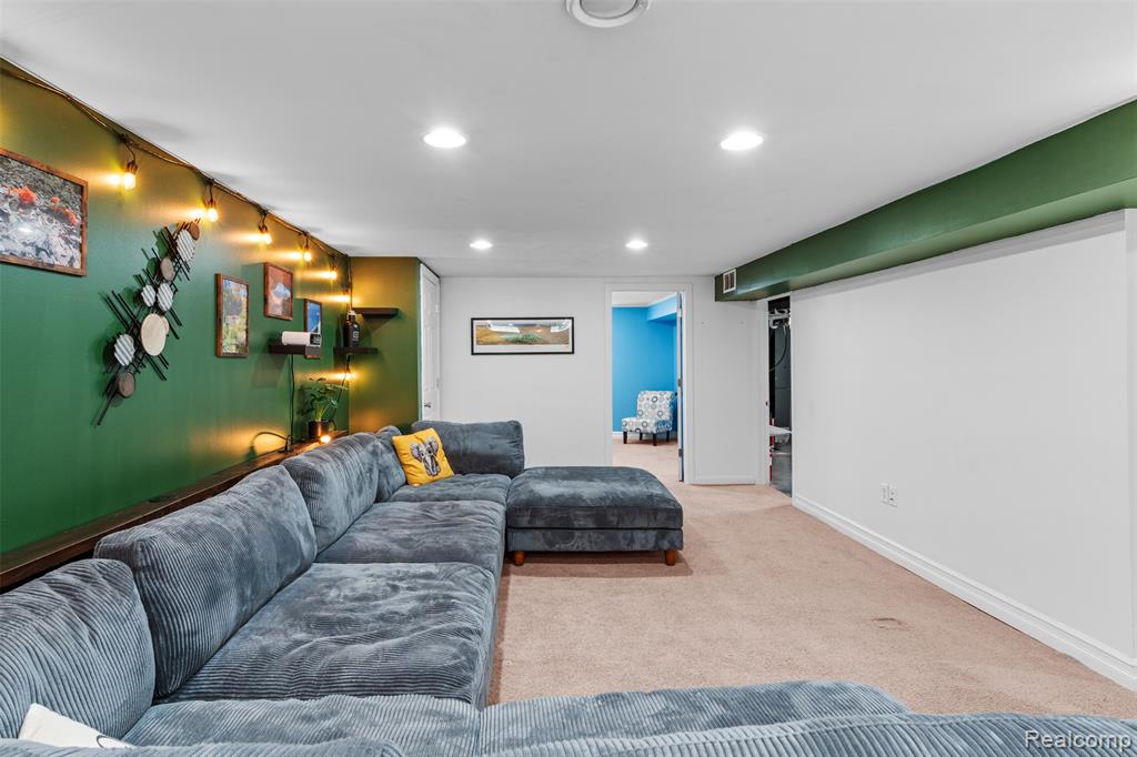 926 Parliament Avenue, Madison Heights, MI 48071 — Photo 19