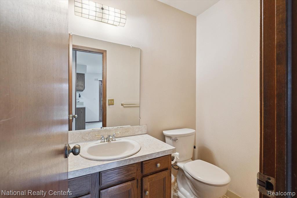 41250 Appleby Court, Northville, MI 48168 — Photo 24