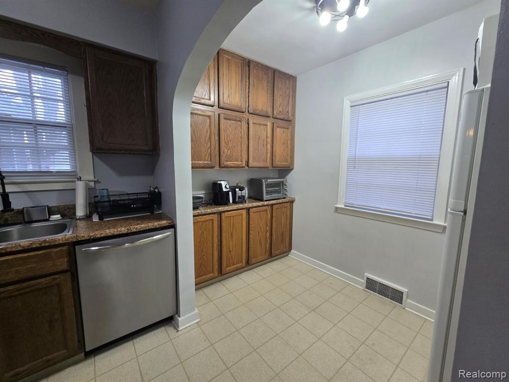 423 Bailey Street, East Lansing, MI 48823 — Photo 19