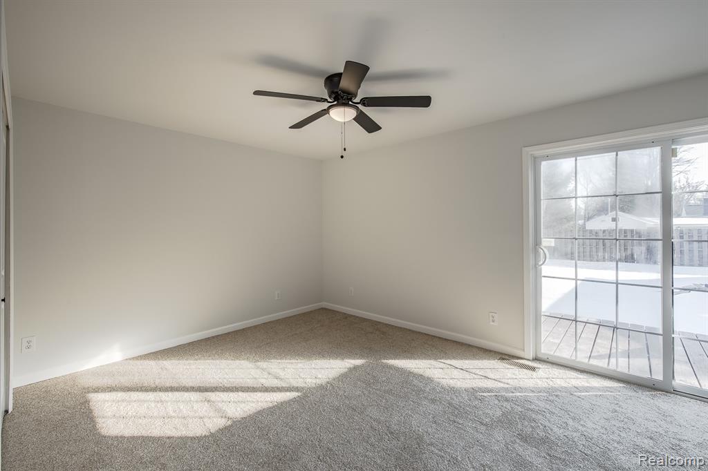 4075 Kempf Street, Waterford, MI 48329 — Photo 34